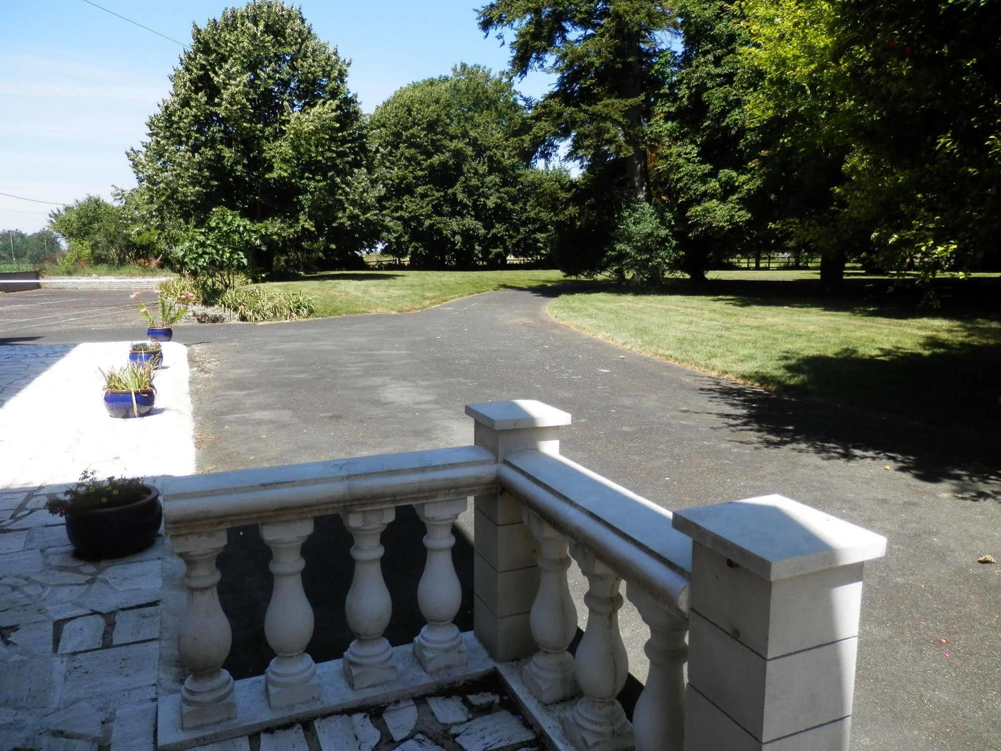 Chateau Ardilleux Exteriör bild